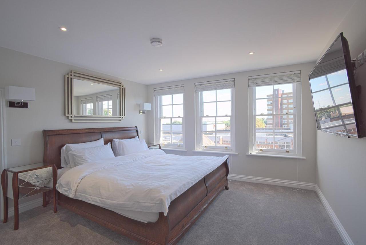 Harper Luxe Serviced Apartments ダンスタブル エクステリア 写真