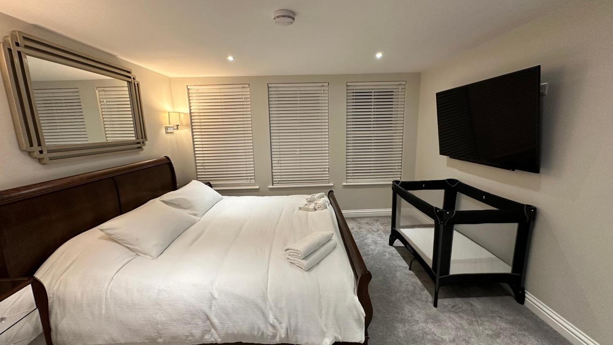 Harper Luxe Serviced Apartments ダンスタブル エクステリア 写真
