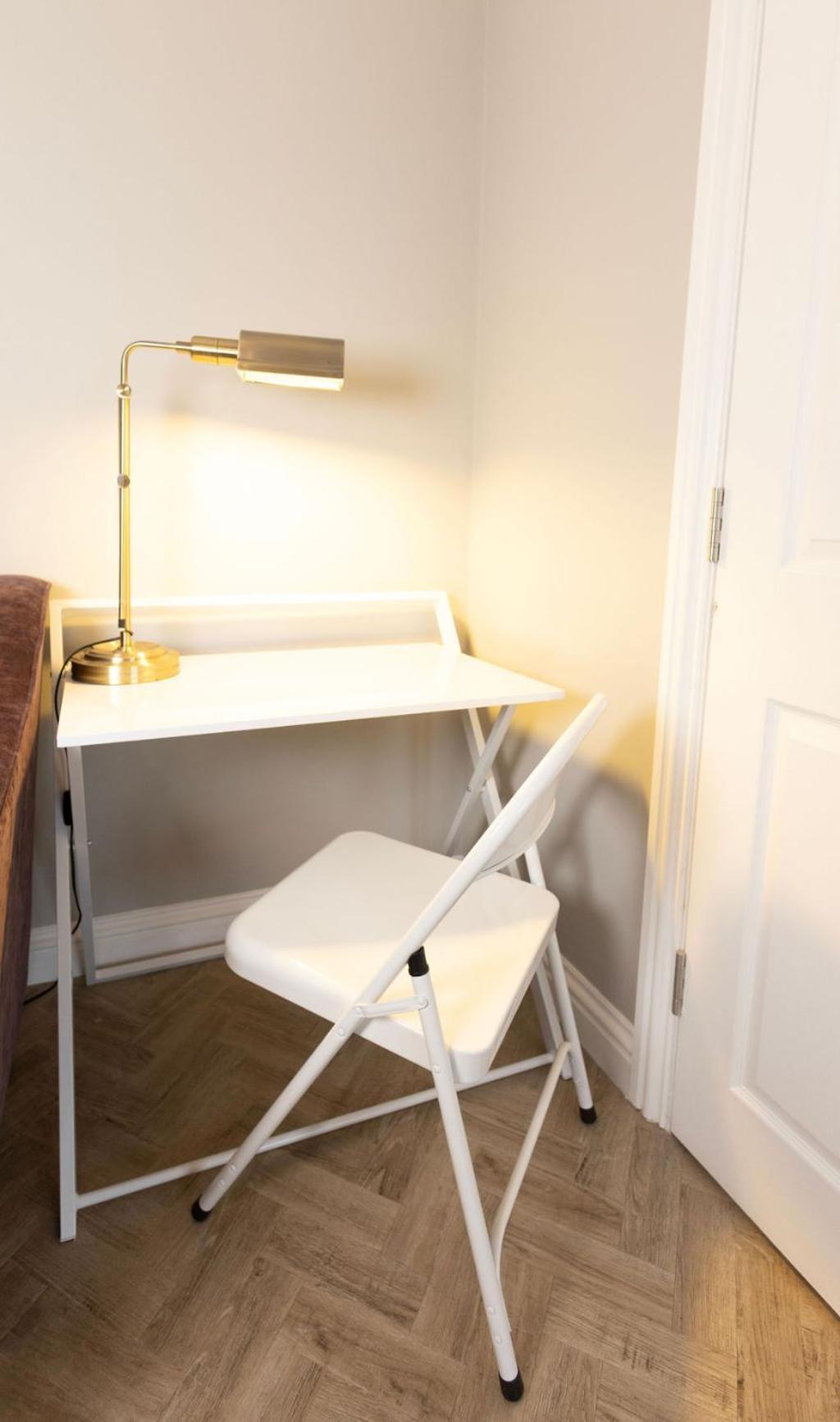 Harper Luxe Serviced Apartments ダンスタブル エクステリア 写真