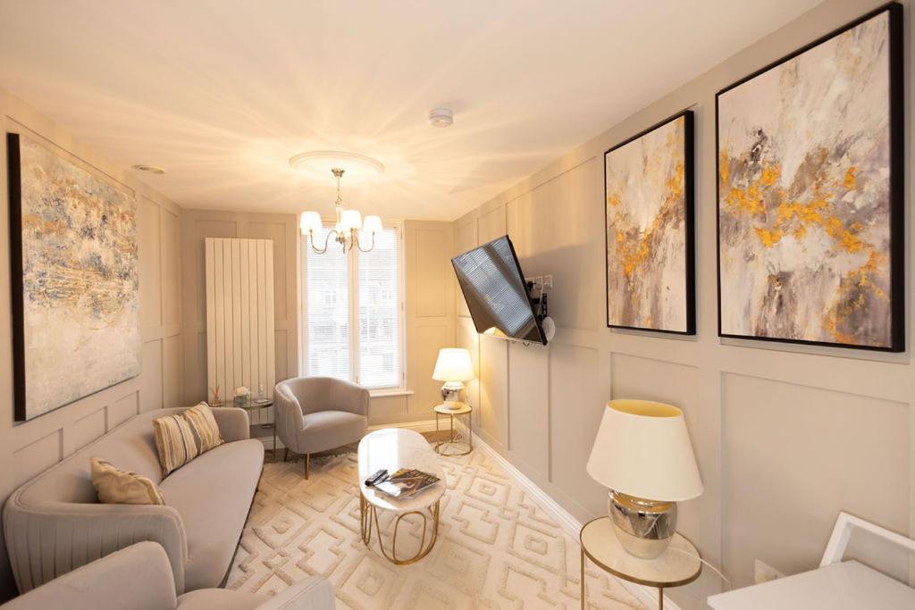 Harper Luxe Serviced Apartments ダンスタブル エクステリア 写真