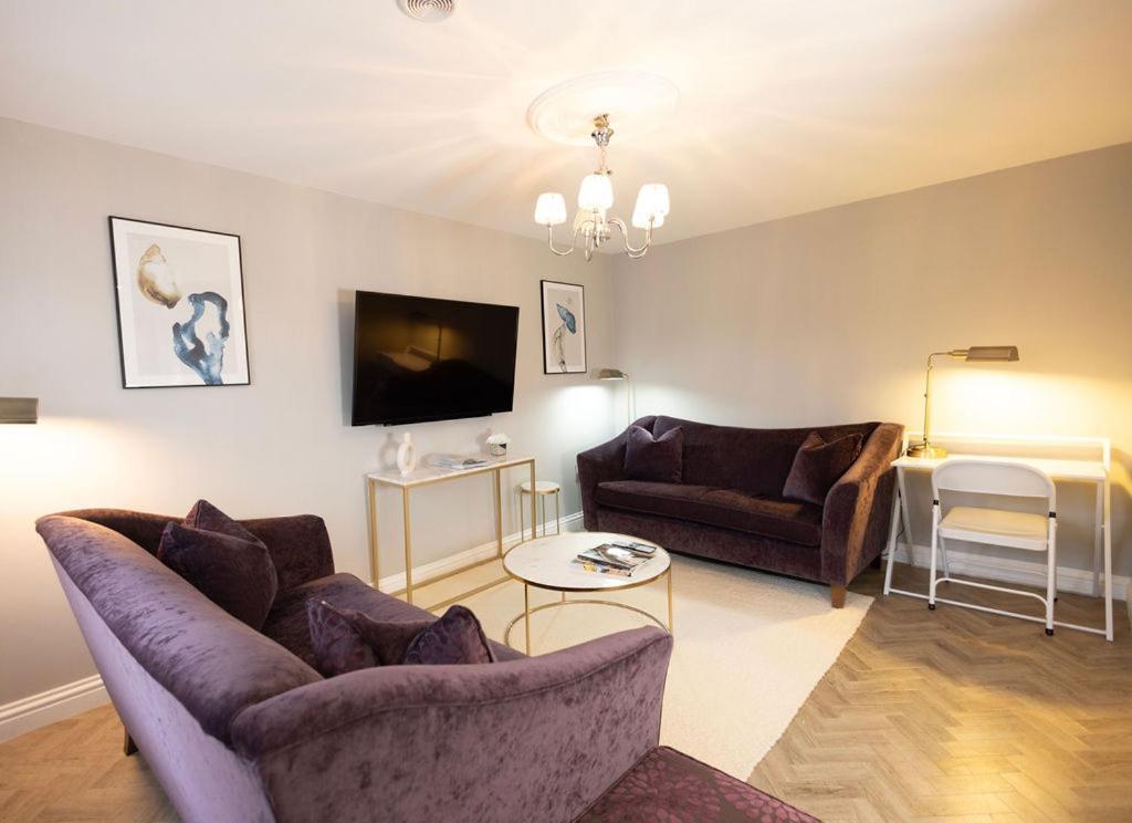 Harper Luxe Serviced Apartments ダンスタブル エクステリア 写真