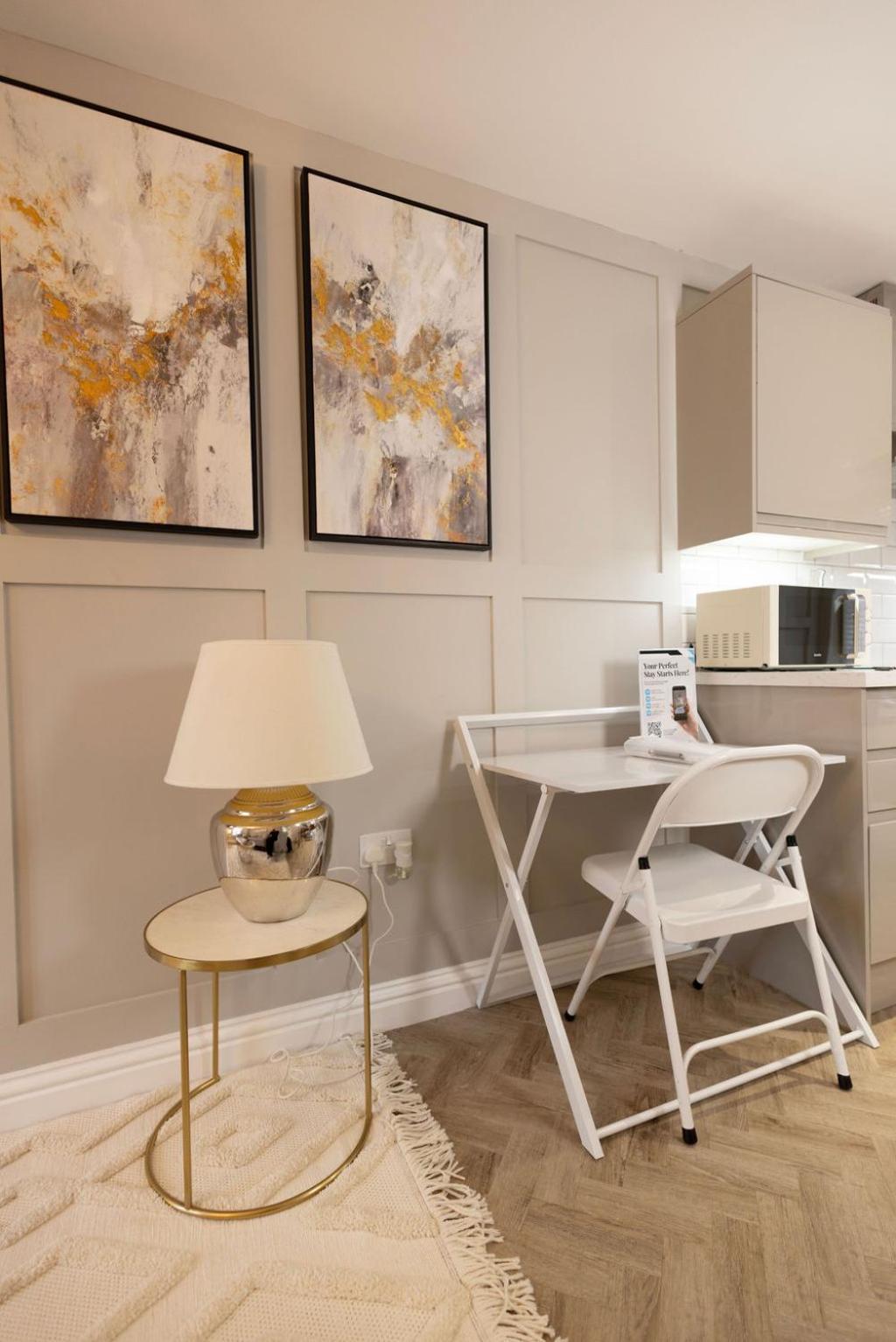 Harper Luxe Serviced Apartments ダンスタブル エクステリア 写真